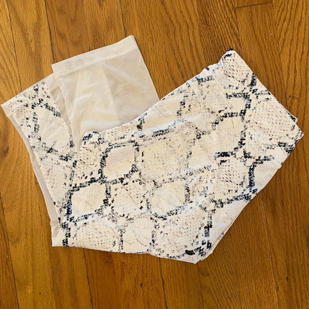 VARLEY CROPPED SNAKE SKIN YOGA PANTS